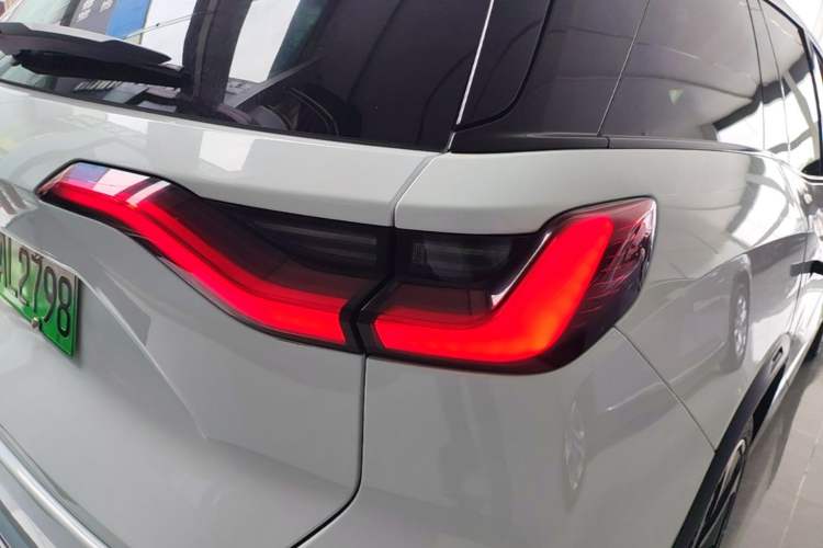 Used Nio ES8 2020 415 KM Signature Edition 7-Seater Version Right Rear Taillight