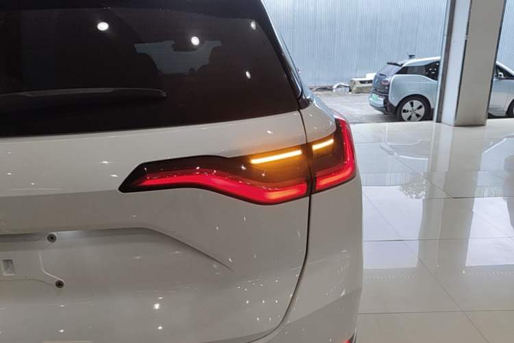 Used Nio ES8 2020 415 km Range 7-Seater Version Right Rear Taillight