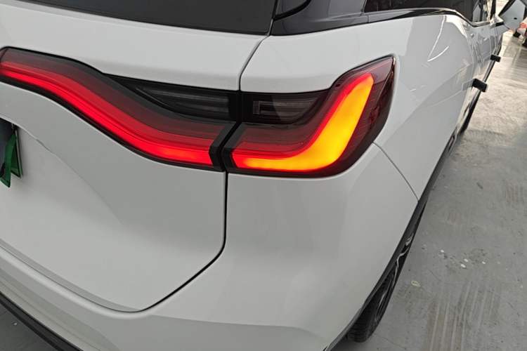 Used Nio ES8 2020 580 km Signature Edition 7-Seater Version Right Rear Taillight