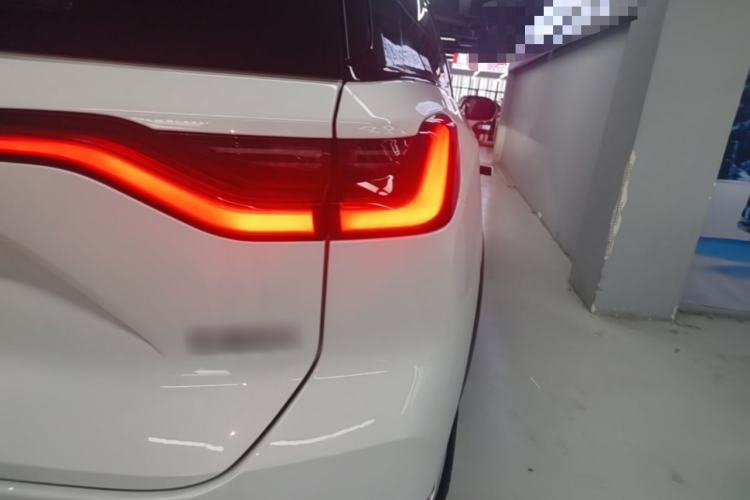 Used Nio ES8 2020 415 km Signature Edition 6-Seater Version Right Rear Taillight