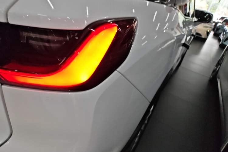 Used Nio ES8 2020 580 km Range Six-Seater Version Right Rear Taillight