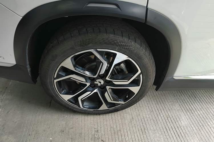 Used Nio ES8 2020 415 km Signature Edition 6-Seater Version Right Rear Wheel Hub
