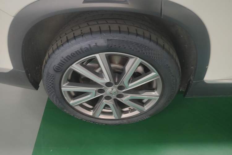 Used Nio ES8 2020 415 km Range 6-Seater Version Right Rear Wheel Hub