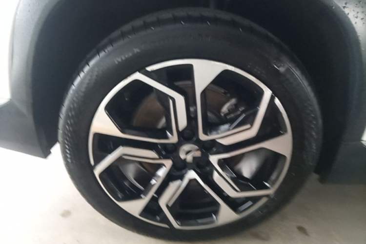 Used Nio ES8 2020 415 km Signature Edition 6-Seater Version Right Rear Wheel Hub
