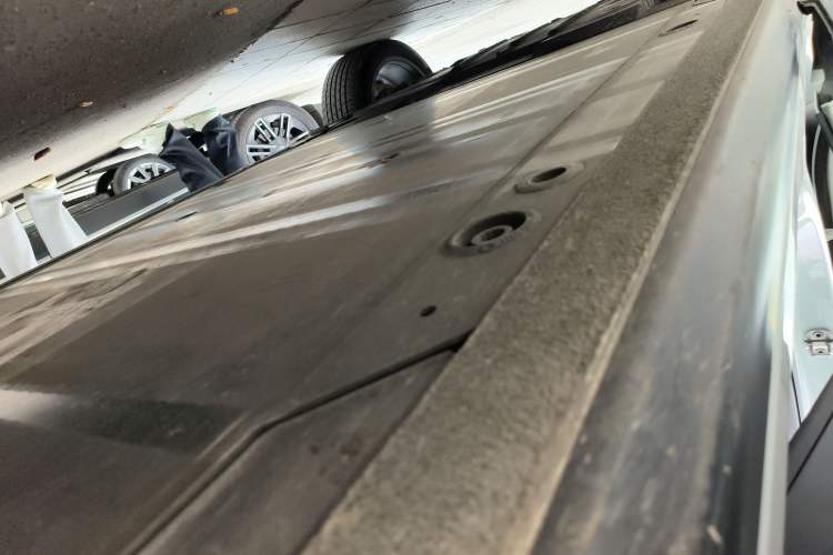 Used Nio ES8 2020 415 km Signature Edition 6-Seater Version Right Side Sill