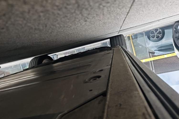 Used Nio ES8 2020 415 km Range 7-Seater Version Right Side Sill