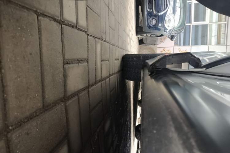 Used Nio ES8 2020 580 km Range Signature Edition Six-Seater Version Right Side Sill