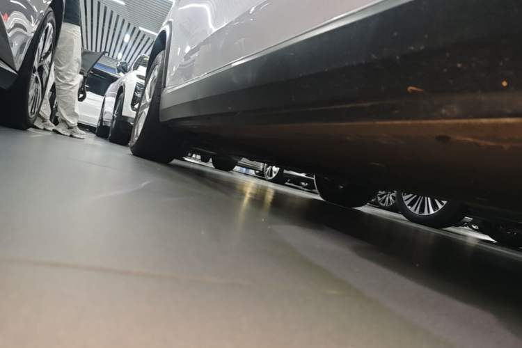 Used Nio ES8 2020 580 km Range 7-Seater Version Right Side Sill