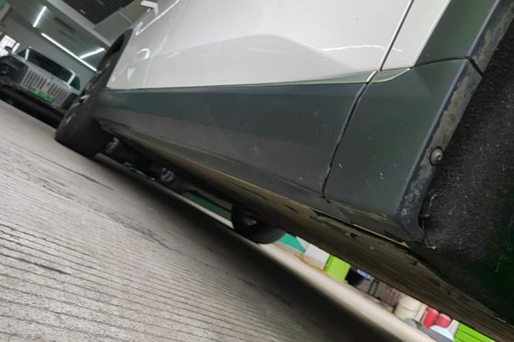 Used Nio ES8 2020 415 km Signature Edition 6-Seater Version Right Side Sill