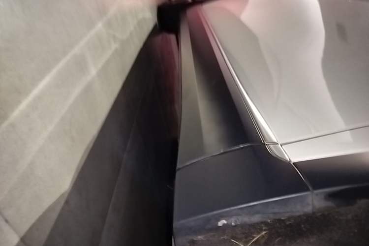 Used Nio ES8 2020 580 km Range Signature Edition Six-Seater Version Right Side Sill