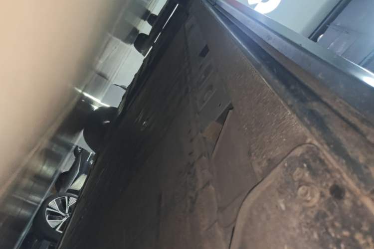 Used Nio ES8 2020 580 km Range Six-Seater Version Right Side Sill