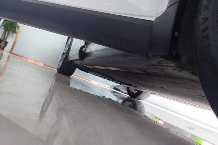 Used Nio ES8 2020 415 KM Signature Edition 7-Seater Version Right Side Sill