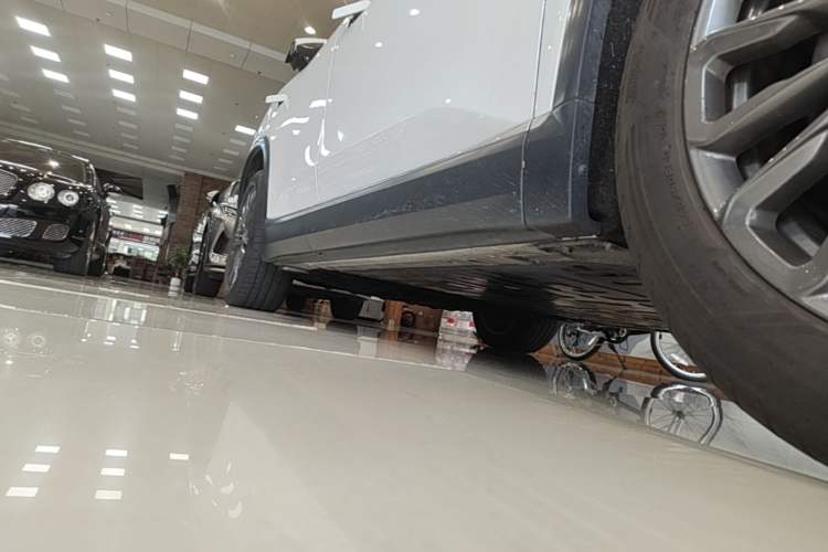 Used Nio ES8 2020 415 km Range 7-Seater Version Right Side Sill