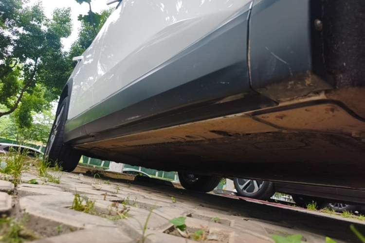 Used Nio ES8 2020 580 km Range 7-Seater Version Right Side Sill