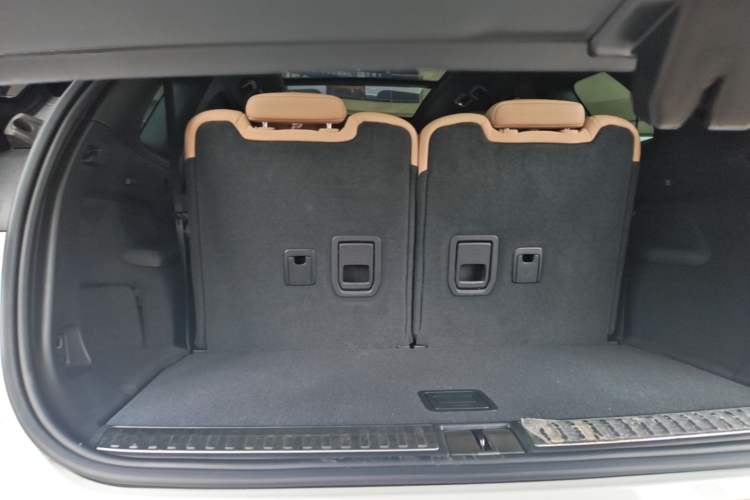 Used Nio ES8 2020 580 km Range Six-Seater Version Trunk