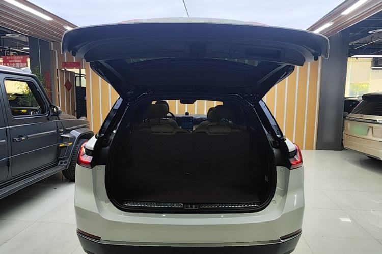 Used Nio ES8 2020 415 km Signature Edition 6-Seater Version Trunk