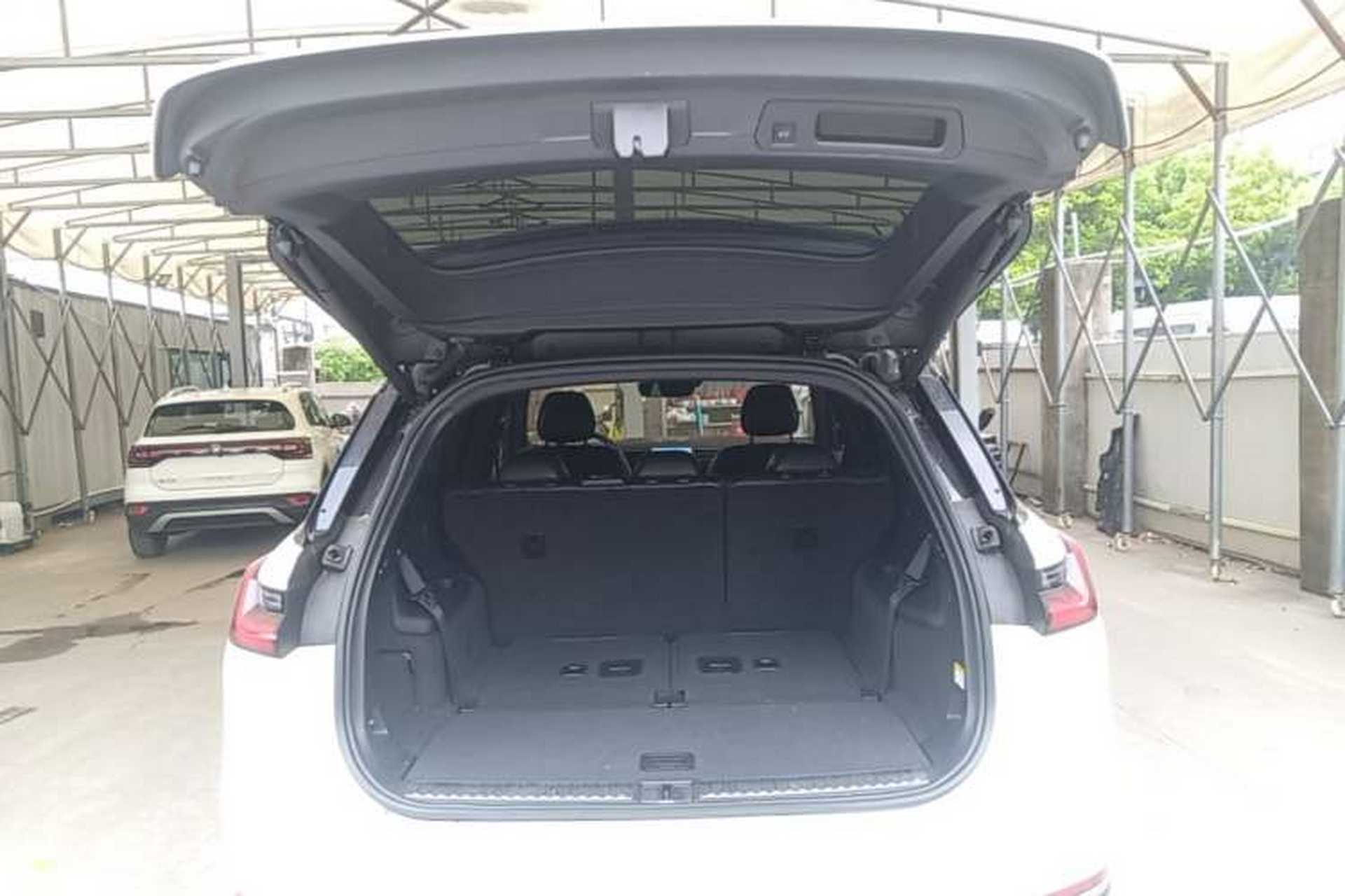 Used Nio ES8 2020 580 km Range 7-Seater Version Trunk