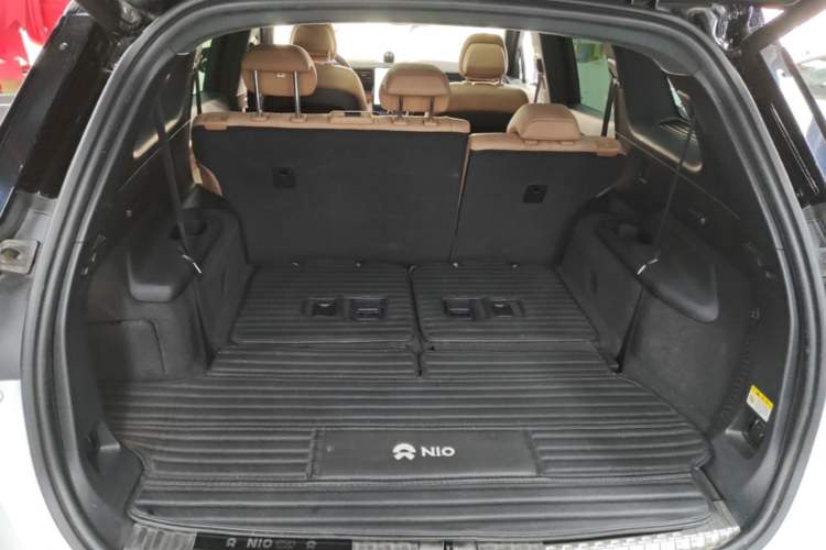 Used Nio ES8 2020 415 km Range 7-Seater Version Trunk