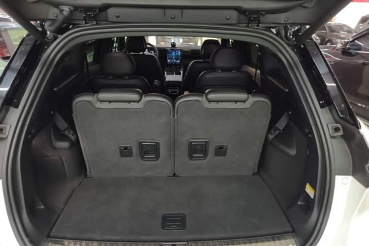 Used Nio ES8 2020 580 km Range Six-Seater Version Trunk