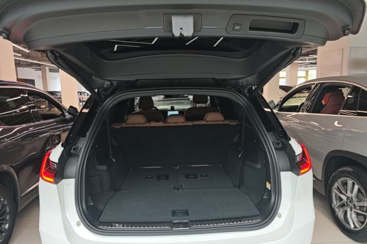 Used Nio ES8 2020 580 km Range 7-Seater Version Trunk