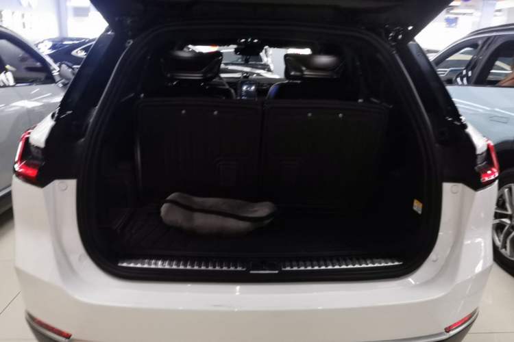 Used Nio ES8 2020 580 km Range Signature Edition Six-Seater Version Trunk