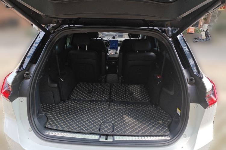 Used Nio ES8 2020 580 km Range Six-Seater Version Trunk