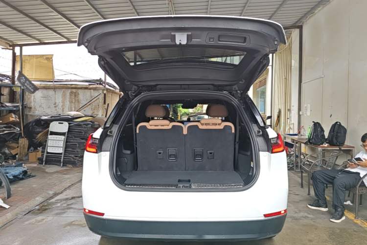 Used Nio ES8 2020 415 km Range 6-Seater Version Trunk