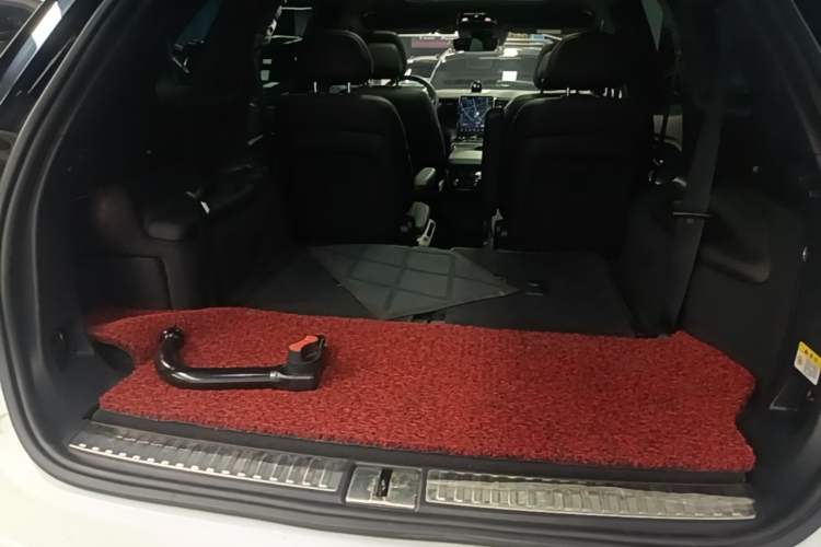 Used Nio ES8 2020 580 km Range Six-Seater Version Trunk