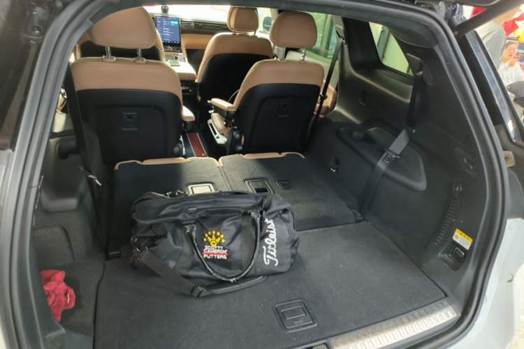 Used Nio ES8 2020 415 km Range 6-Seater Version Trunk