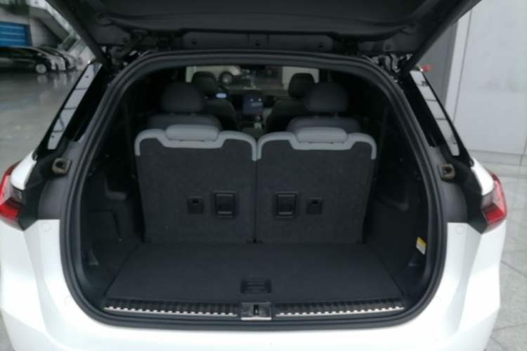 Used Nio ES8 2020 415 km Range 6-Seater Version Trunk