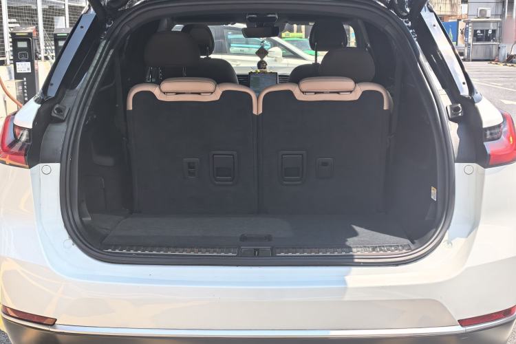 Used Nio ES8 2020 580 km Range Six-Seater Version Trunk