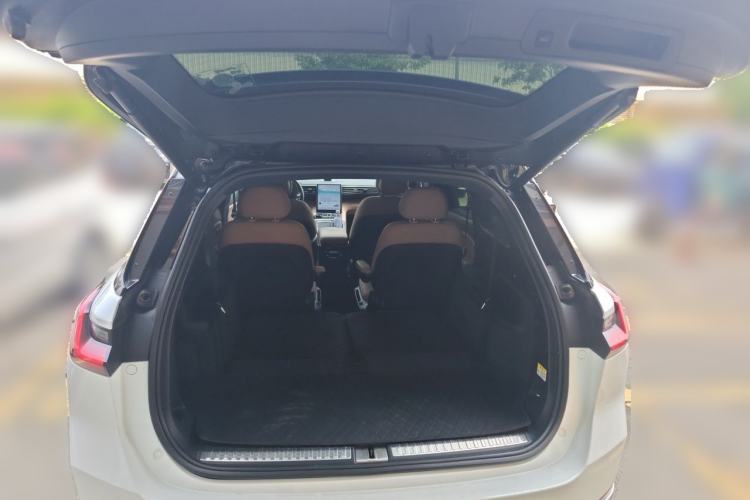 Used Nio ES8 2020 415 km Signature Edition 6-Seater Version Trunk