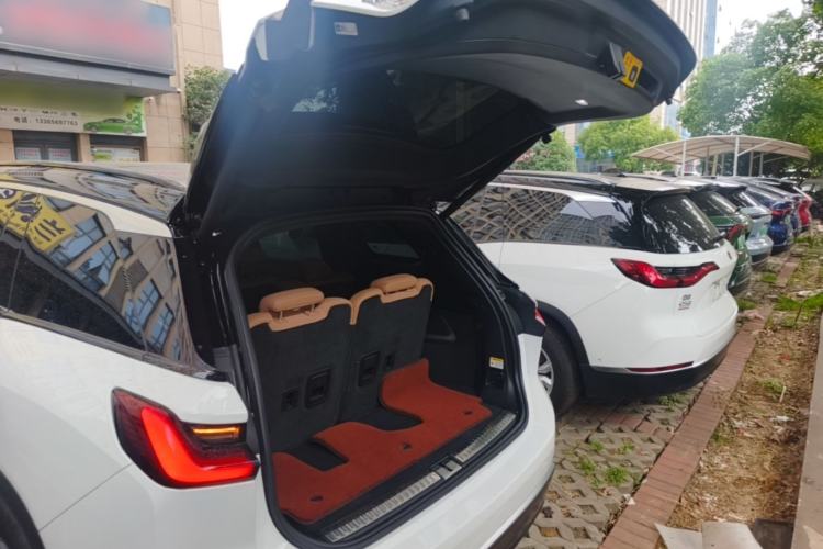 Used Nio ES8 2020 580 km Range 7-Seater Version Trunk