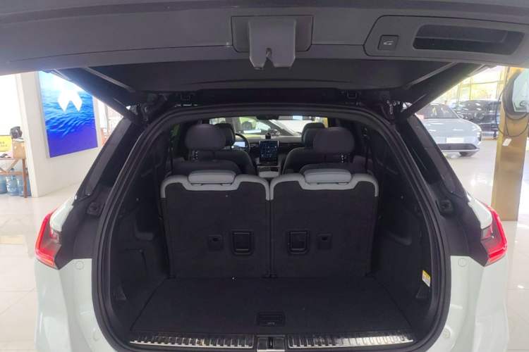Used Nio ES8 2020 415 km Range 6-Seater Version Trunk