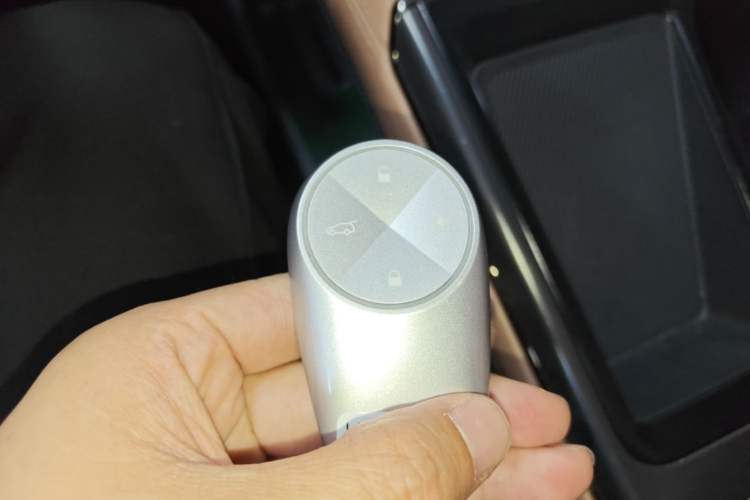 Used Nio ES8 2020 415 km Range 7-Seater Version Vehicle Key