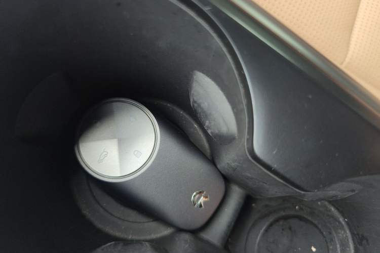 Used Nio ES8 2020 580 km Range 7-Seater Version Vehicle Key