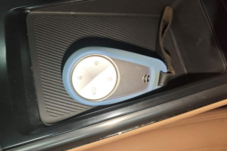 Used Nio ES8 2020 580 km Range Signature Edition Six-Seater Version Vehicle Key