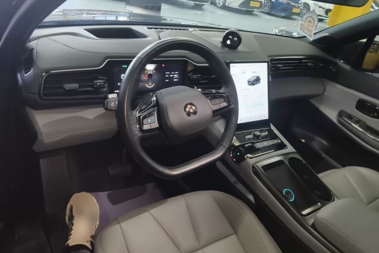 Used Nio ES8 2022 100 kWh Six-Seater Version Center Console