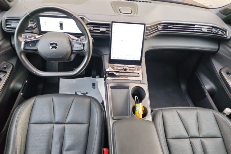 Used Nio ES8 2022 75 kWh Six-Seater Version Center Console