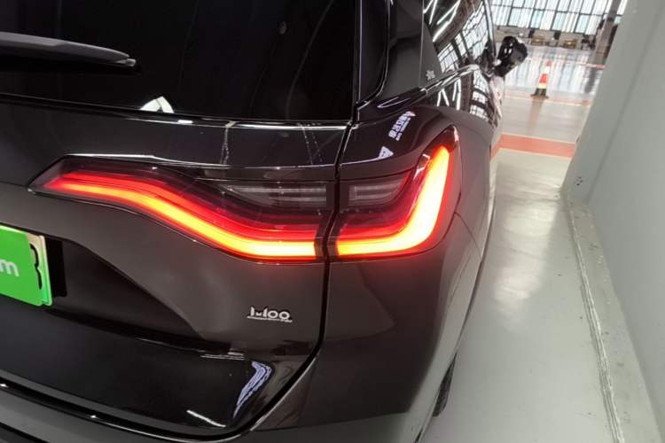 Used Nio ES8 2022 100 kWh Six-Seater Version Exterior 3