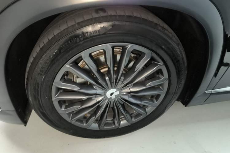 Used Nio ES8 2022 100 kWh Six-Seater Version Exterior 4