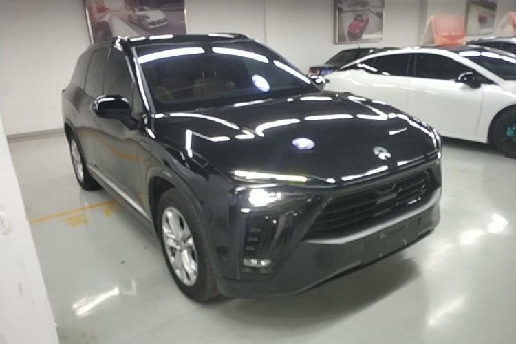 Used Nio ES8 2022 75 kWh Six-Seater Version Front Right 45 Deg