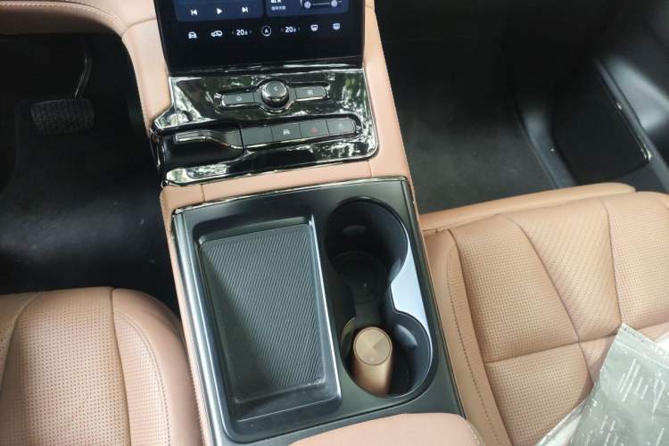 Used Nio ES8 2022 75 kWh Six-Seater Version Gear Lever
