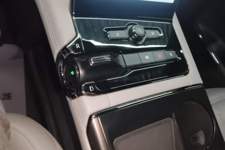 Used Nio ES8 2022 100 kWh Six-Seater Version Gear Lever