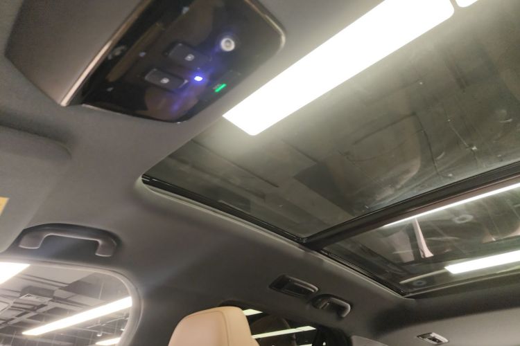 Used Nio ES8 2022 75 kWh Six-Seater Version Headliner