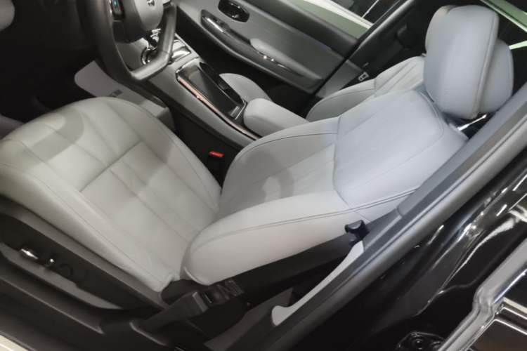 Used Nio ES8 2022 100 kWh Six-Seater Version Left Front Seat