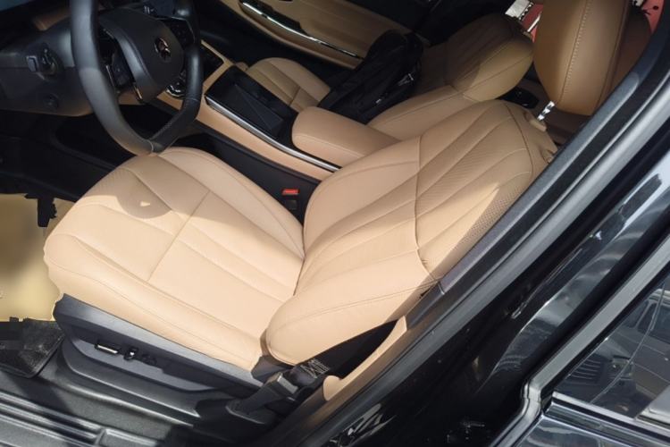 Used Nio ES8 2022 100 kWh Six-Seater Version Left Front Seat
