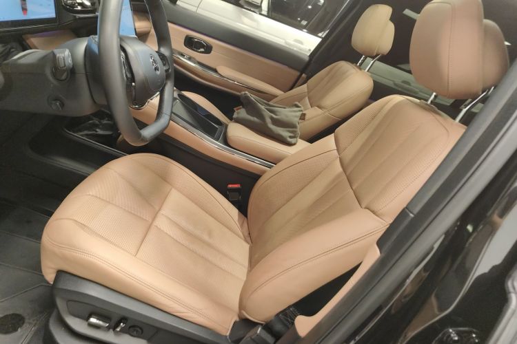 Used Nio ES8 2022 75 kWh Six-Seater Version Left Front Seat