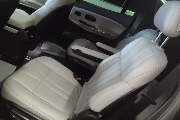 Used Nio ES8 2022 100 kWh Six-Seater Version Left Rear Seat