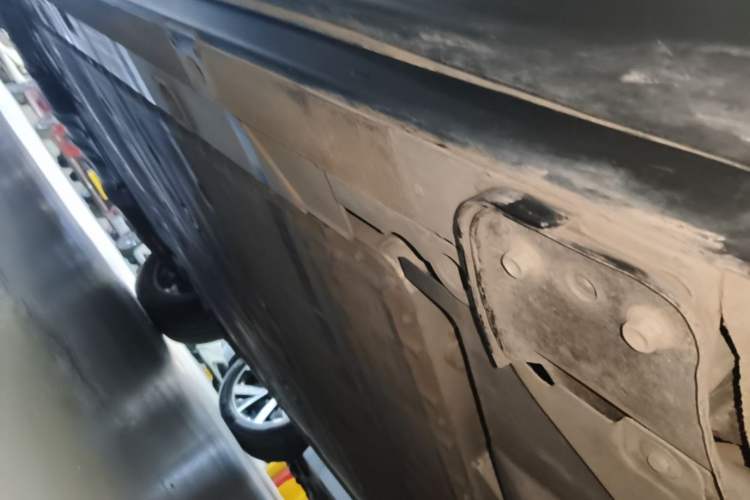Used Nio ES8 2022 100 kWh Six-Seater Version Left Side Sill